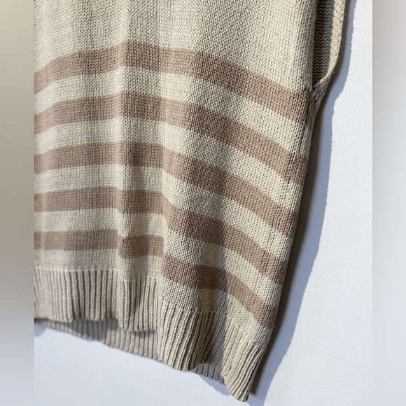 🎉4/30$🎉 Striped Knit V-Neck Sweater Vest – Medium 🤎 - Picture 3 of 5